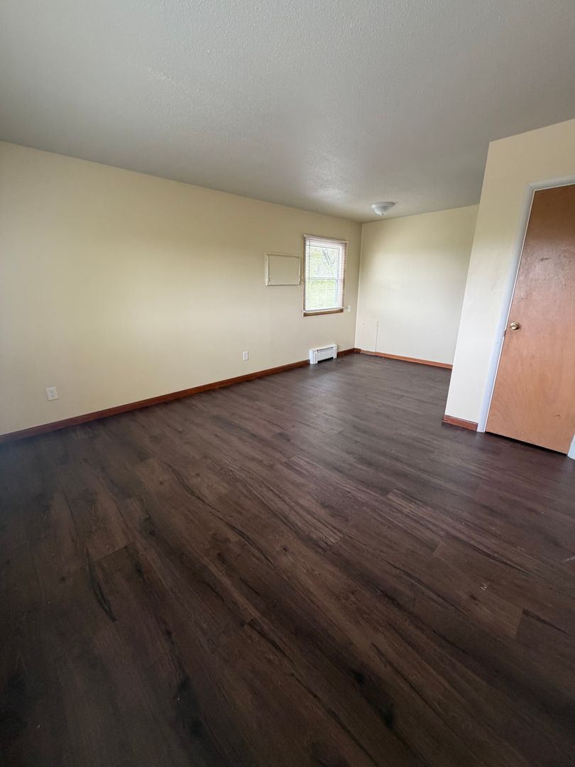 Columbia Heights Apartment: 4347 University Ave NE