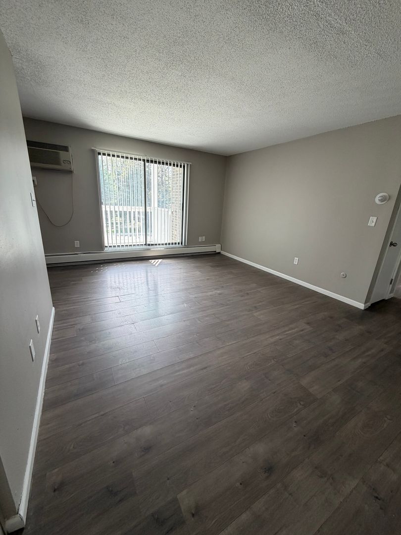 Vadnais Heights Apartment: 1053 County Rd D E