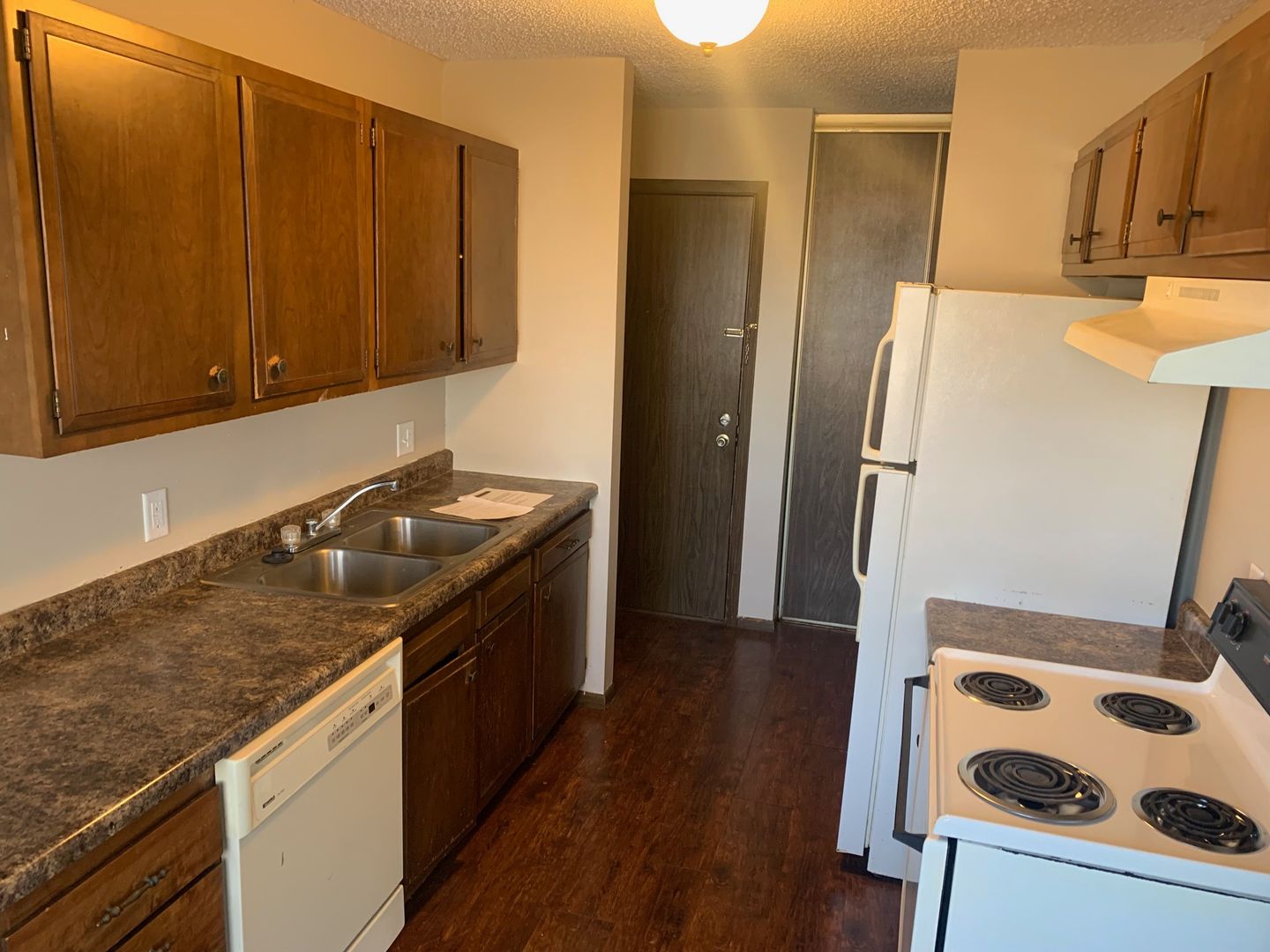 Benson Apartment: 1941 Countryside Dr