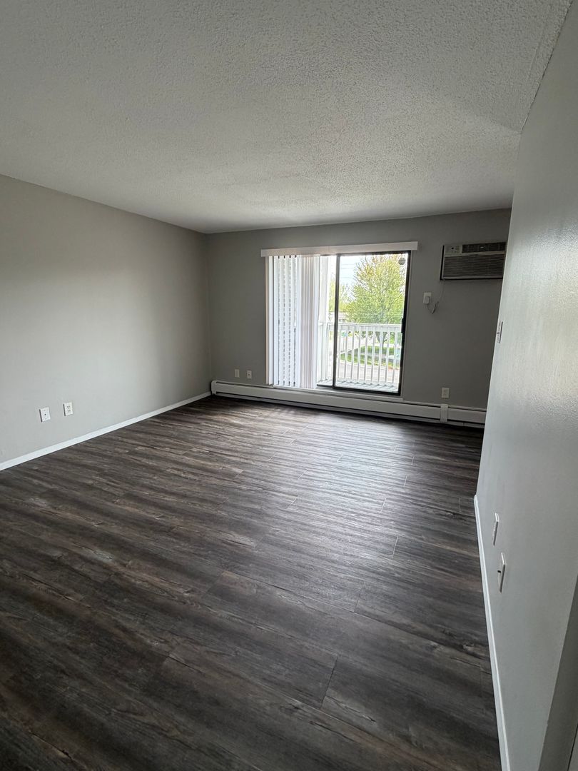 Vadnais Heights Apartment: 1053 County Rd D E