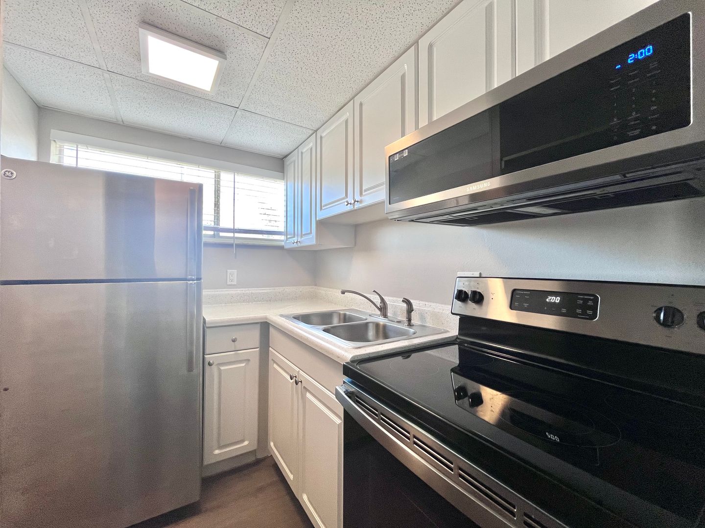 Sarasota Apartment: 5233 N Tamiami Trl