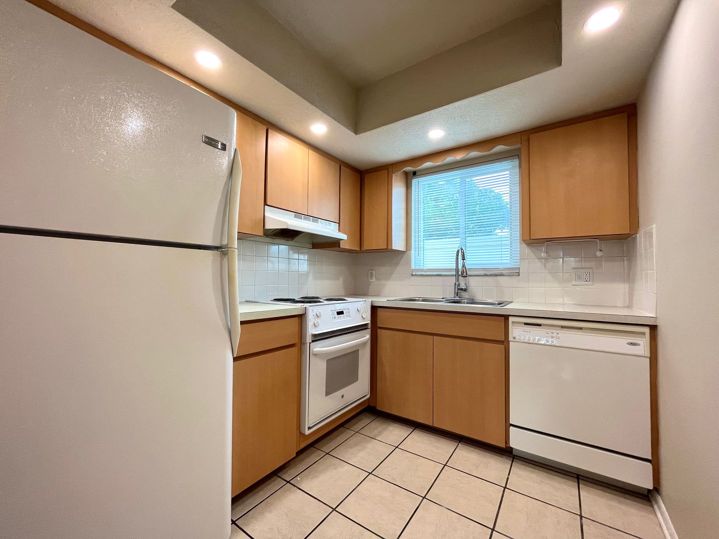St. Petersburg Apartment: 4771 100th Way N