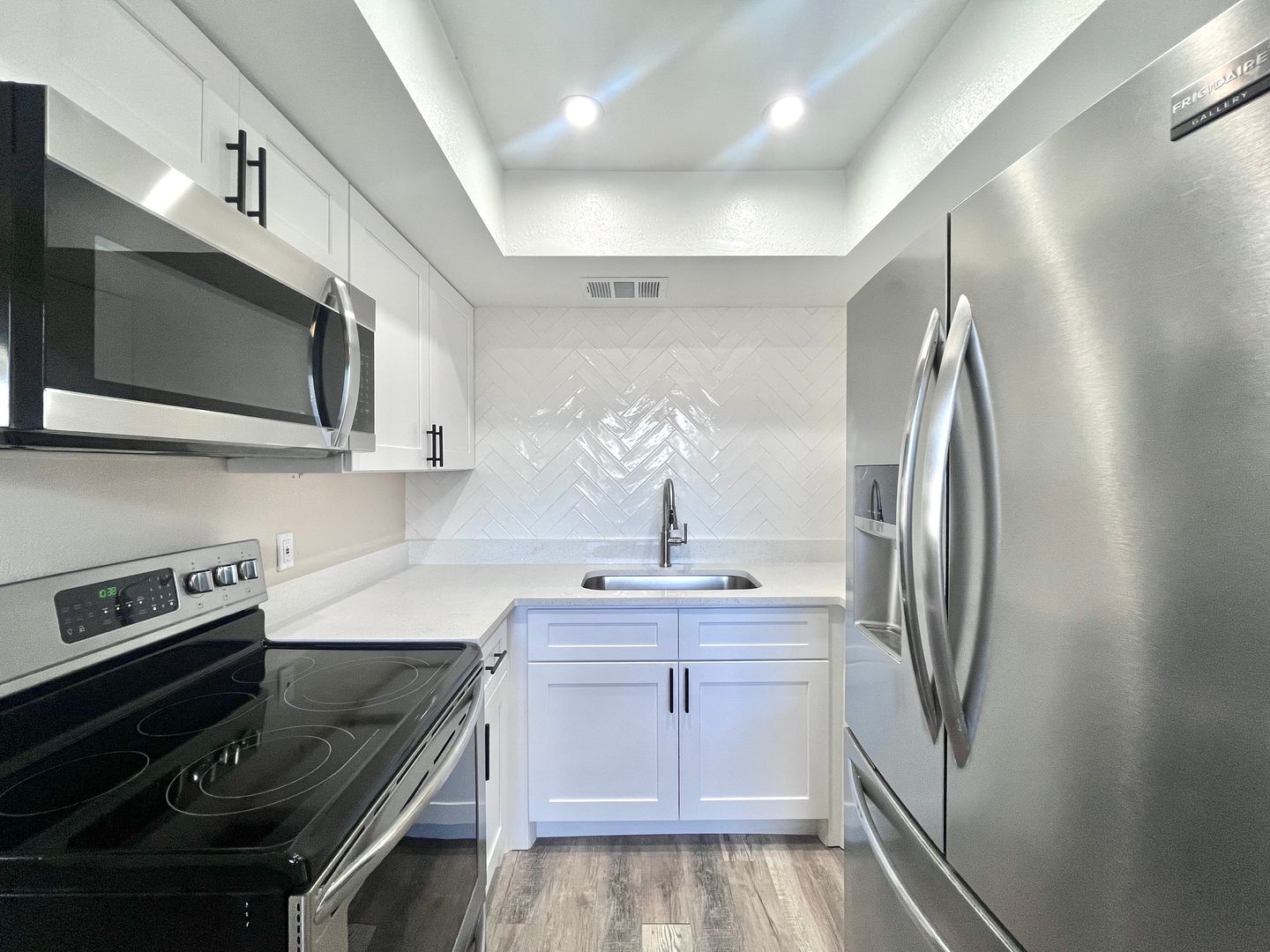 Pinellas Park Apartment: 4675 72nd Ave N