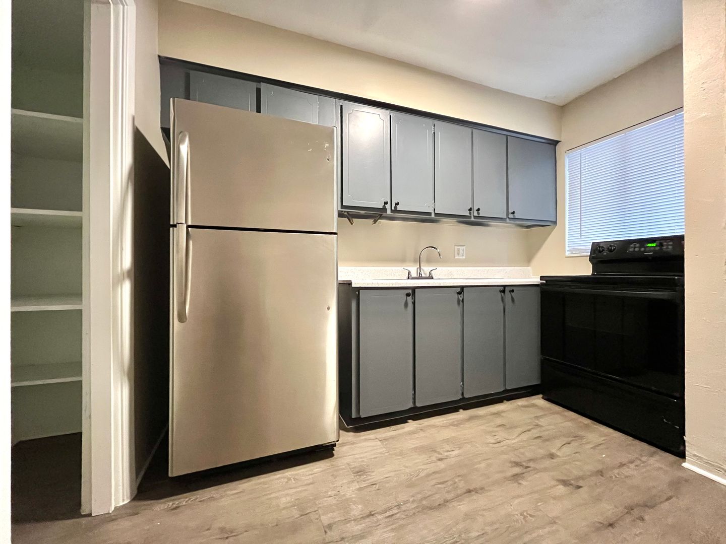 Kenneth City Apartment: 4000 58th St N