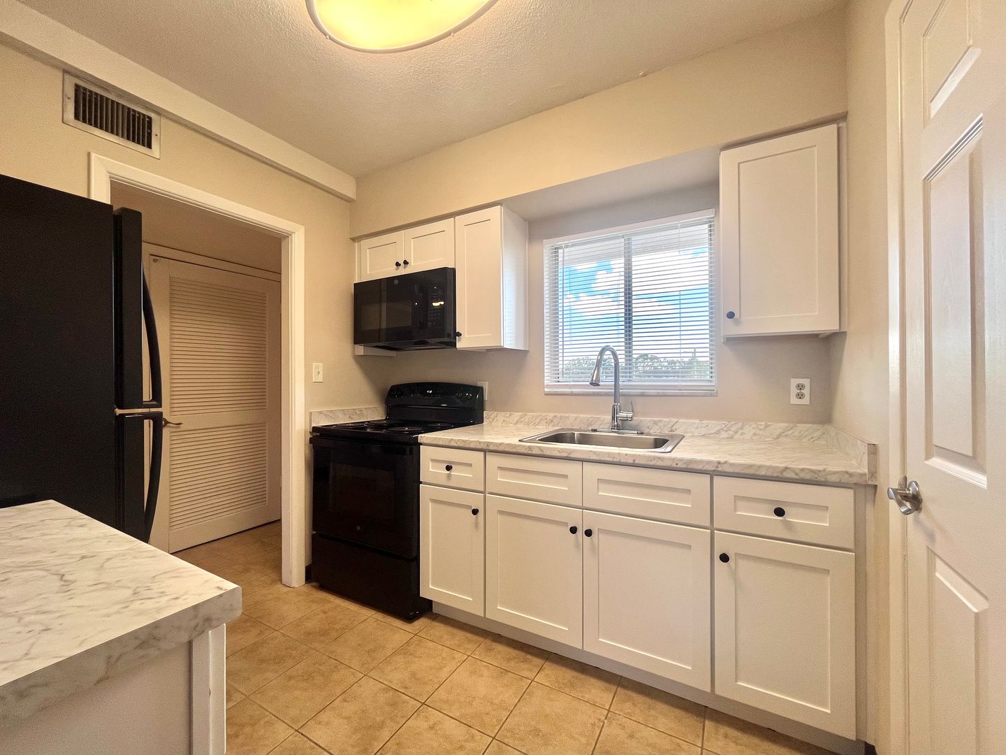 St. Petersburg Apartment: 600 76th Ave N