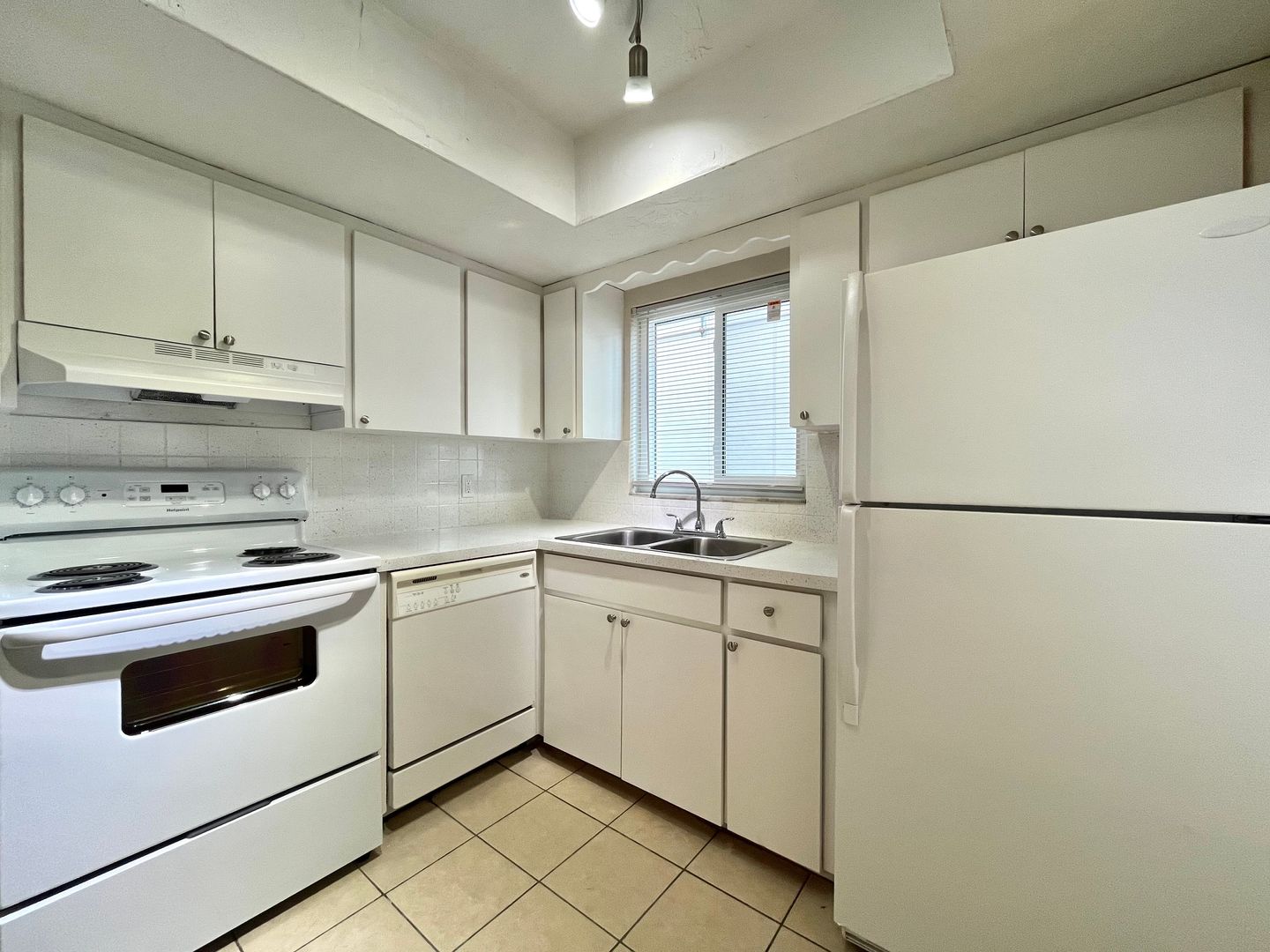 St. Petersburg Apartment: 4771 100th Way N