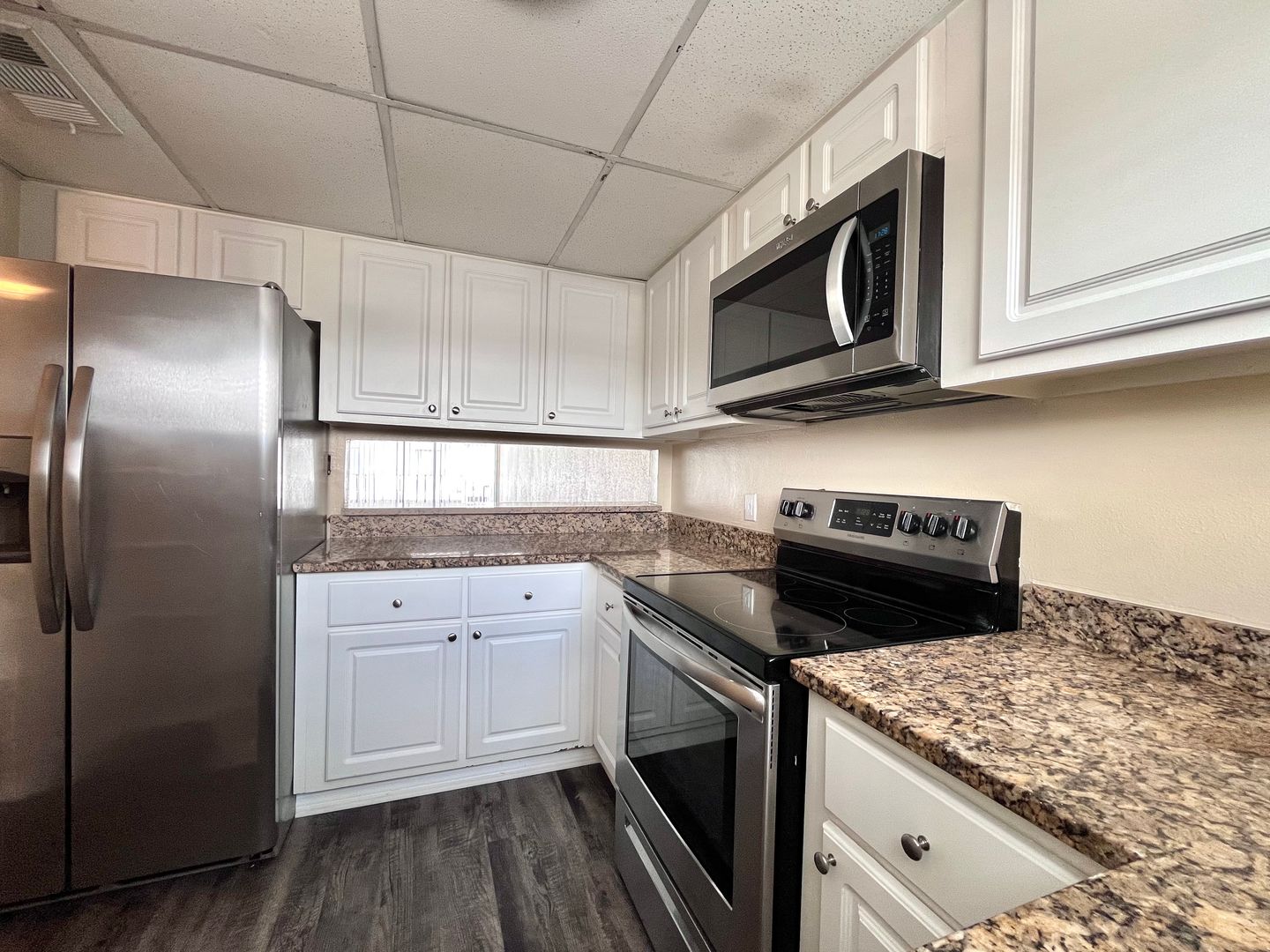 Sarasota Apartment: 5233 N Tamiami Trl