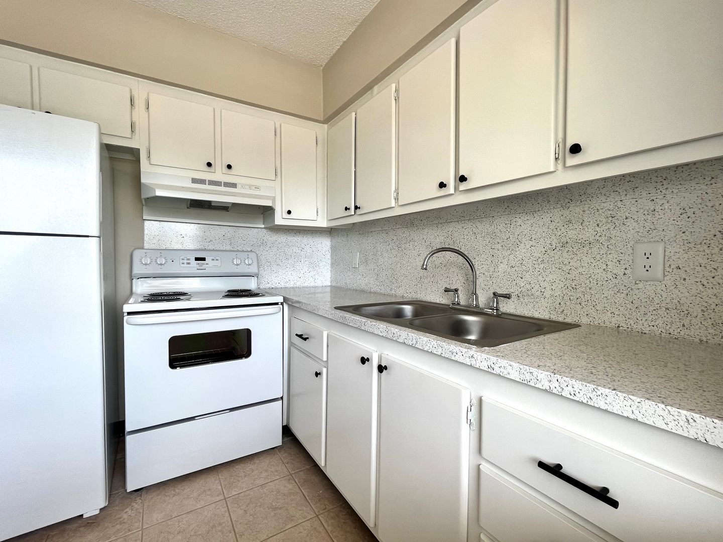 St. Petersburg Apartment: 600 76th Ave N