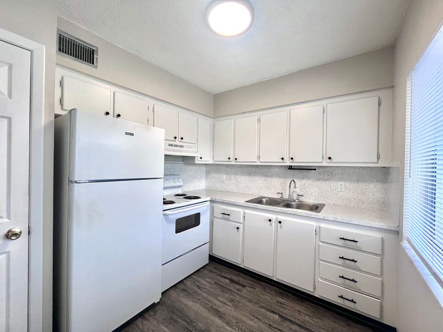 St. Petersburg Apartment: 600 76th Ave N