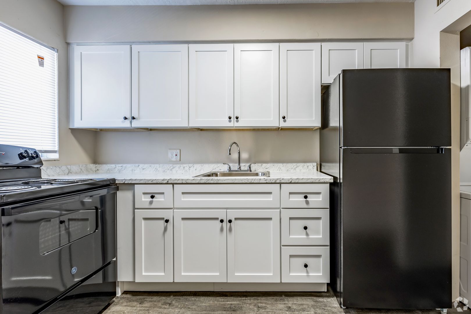 Kenneth City Apartment: 4000 58th St N