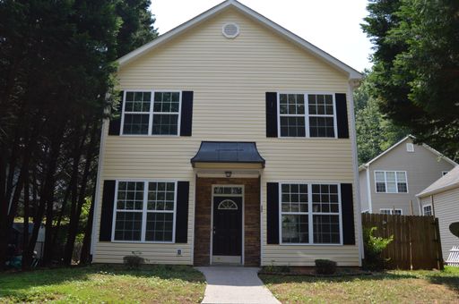 Cute 3 bedroom/ 2 bath with private fenced back yard! – photo 1