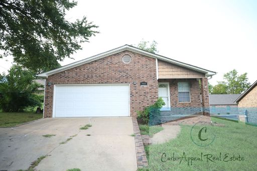 Beautiful 3 bedroom/2 bath home - Jonesboro – photo 1