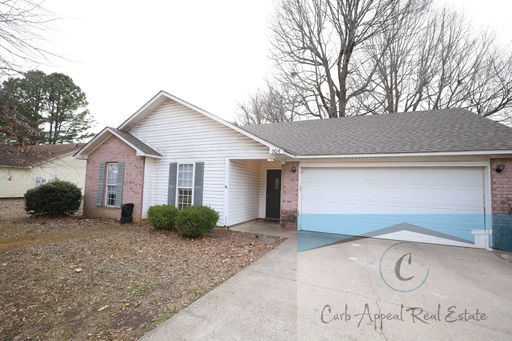 Spacious 3 bedroom/2 bath home - Jonesboro – photo 1