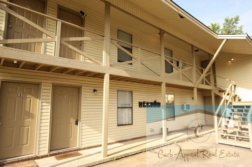 Spacious 1 bed /1 full bath apt