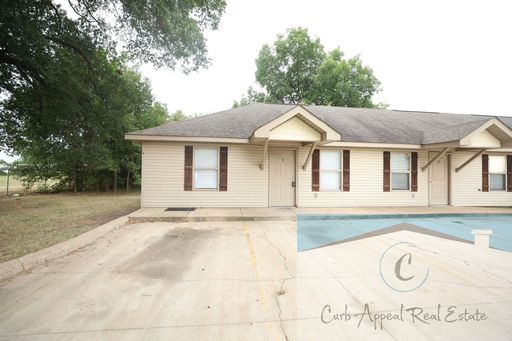 Renovated 2 bed 1 bath apt - includes washer and dryer!! HUD accepted – photo 1