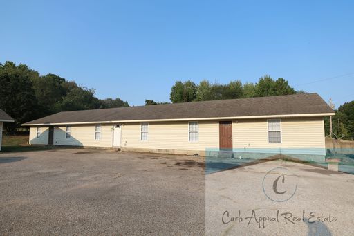 2 bed / 1 bath apartment - HUD accepted!!