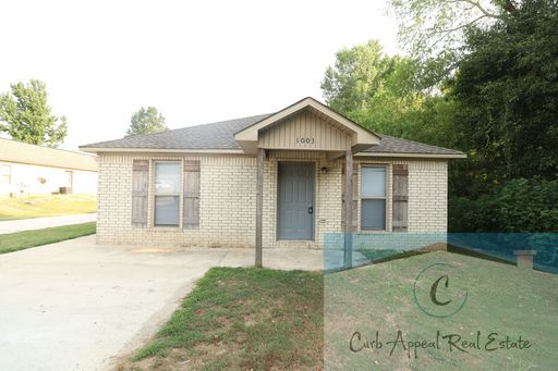 Beautiful 4 bed 2 bath home - HUD accepted!! – photo 1