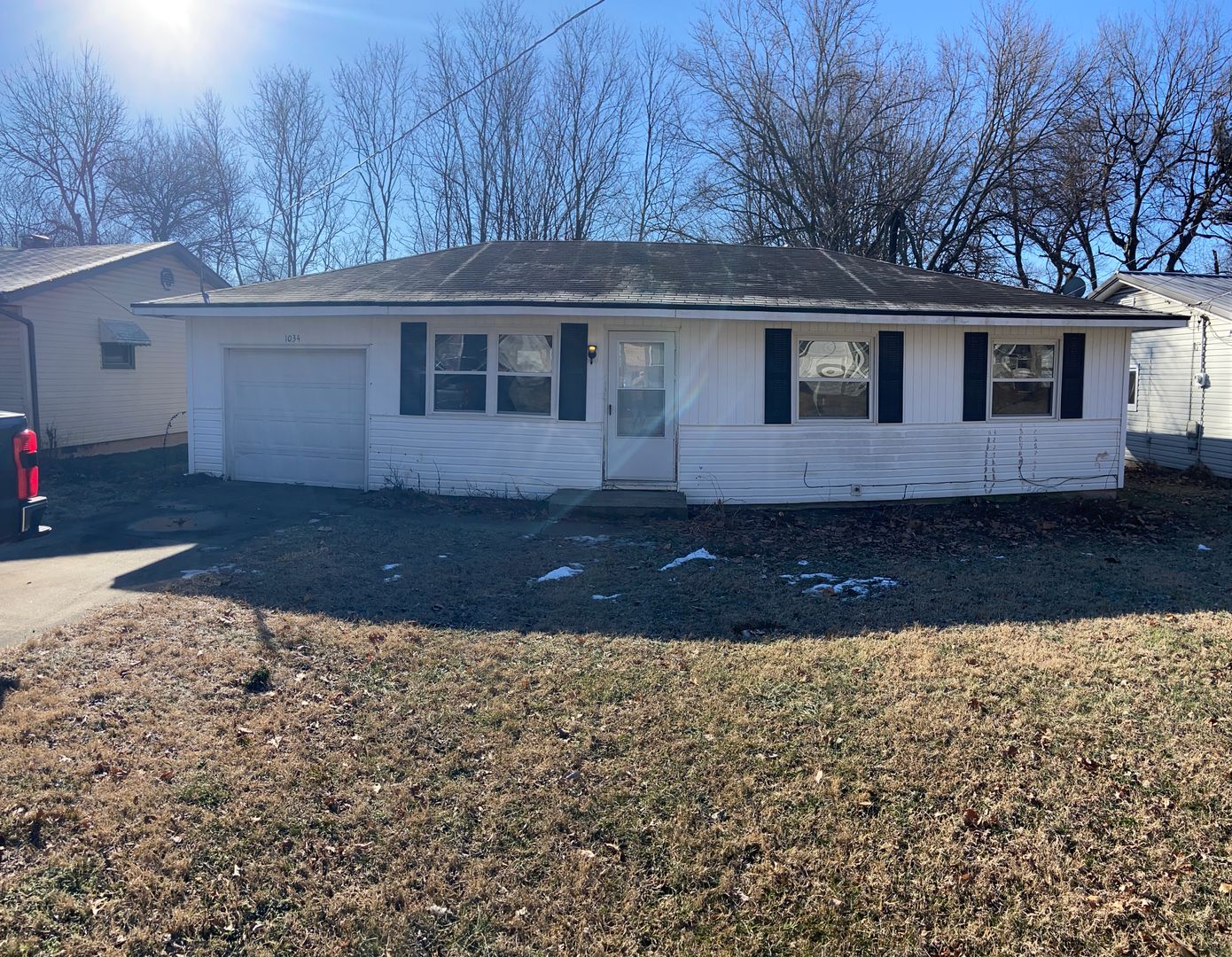 Springfield House: 1034 E McCanse st
