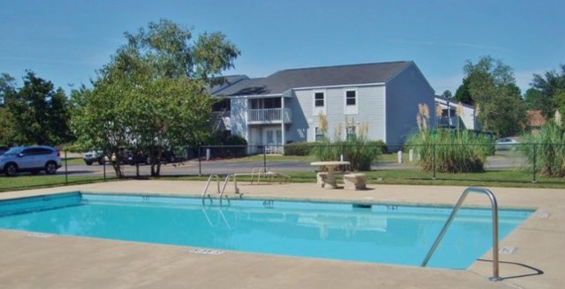 Florence Apartment: 1520 Heritage Lane