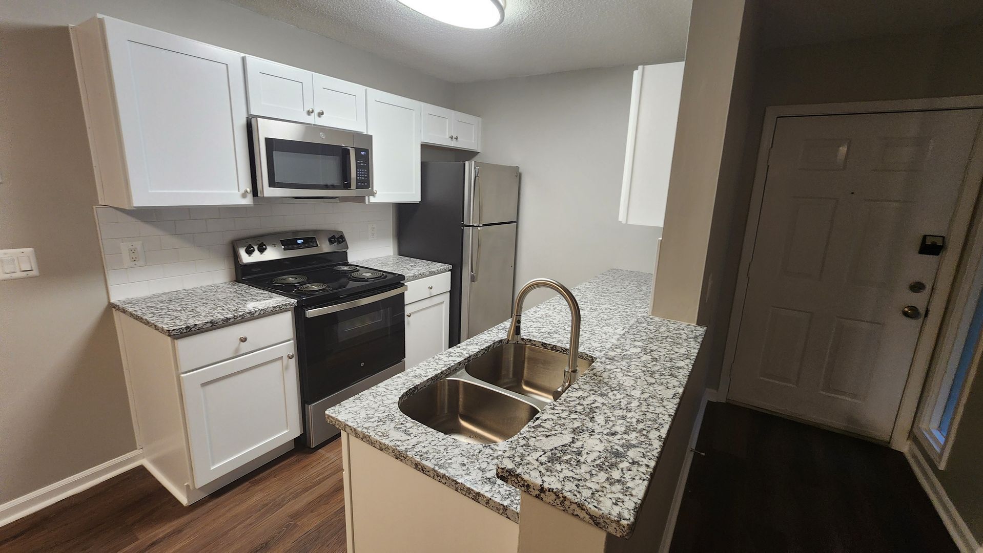 Florence Apartment: 1520 Heritage Lane