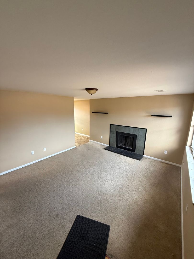 Golden Apartment: 1417 Utah