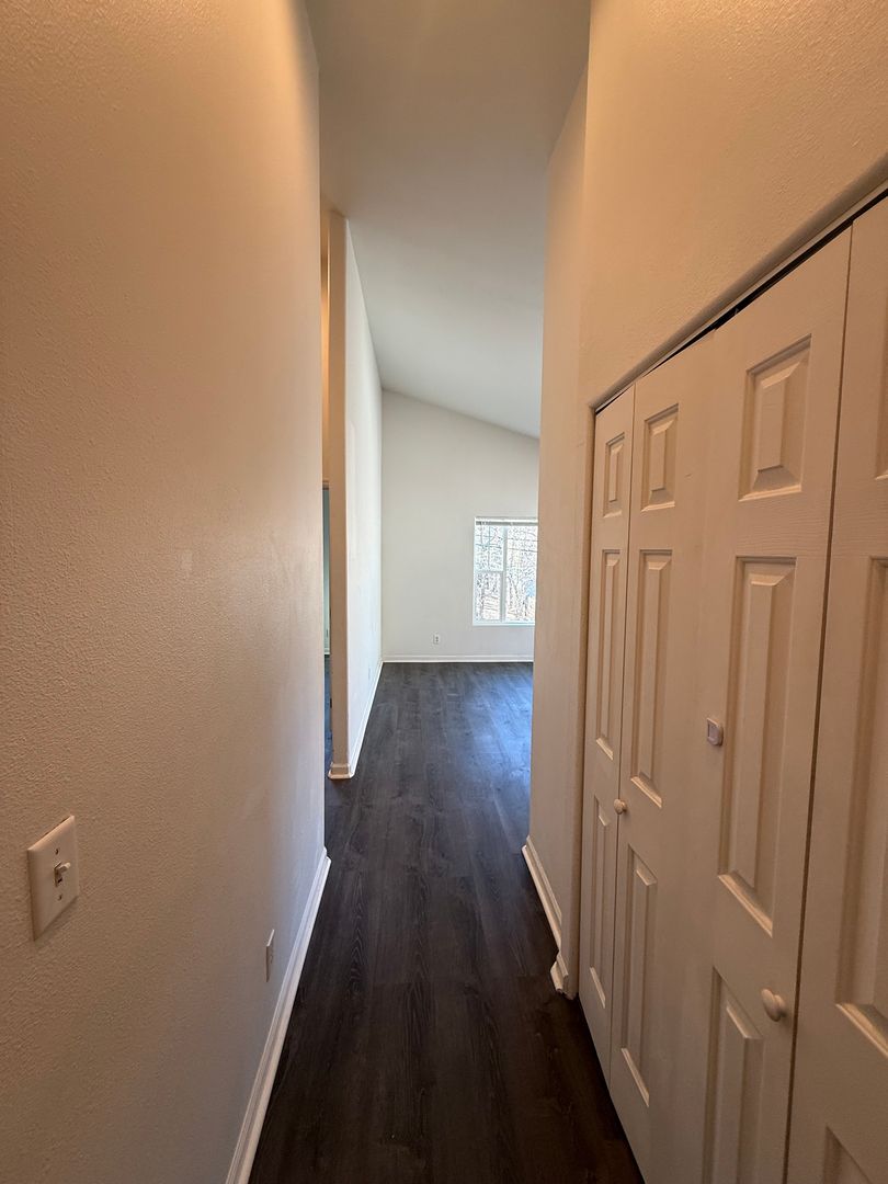 Golden Apartment: 605-607 21st