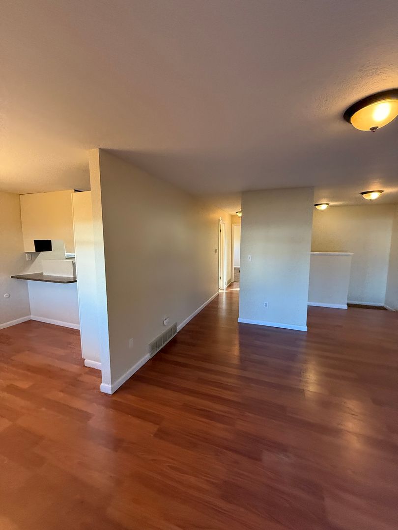 Golden Apartment: 1417 Utah