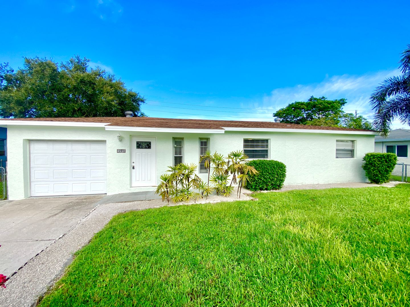 Naples House: 4557 W. Alhambra Circle