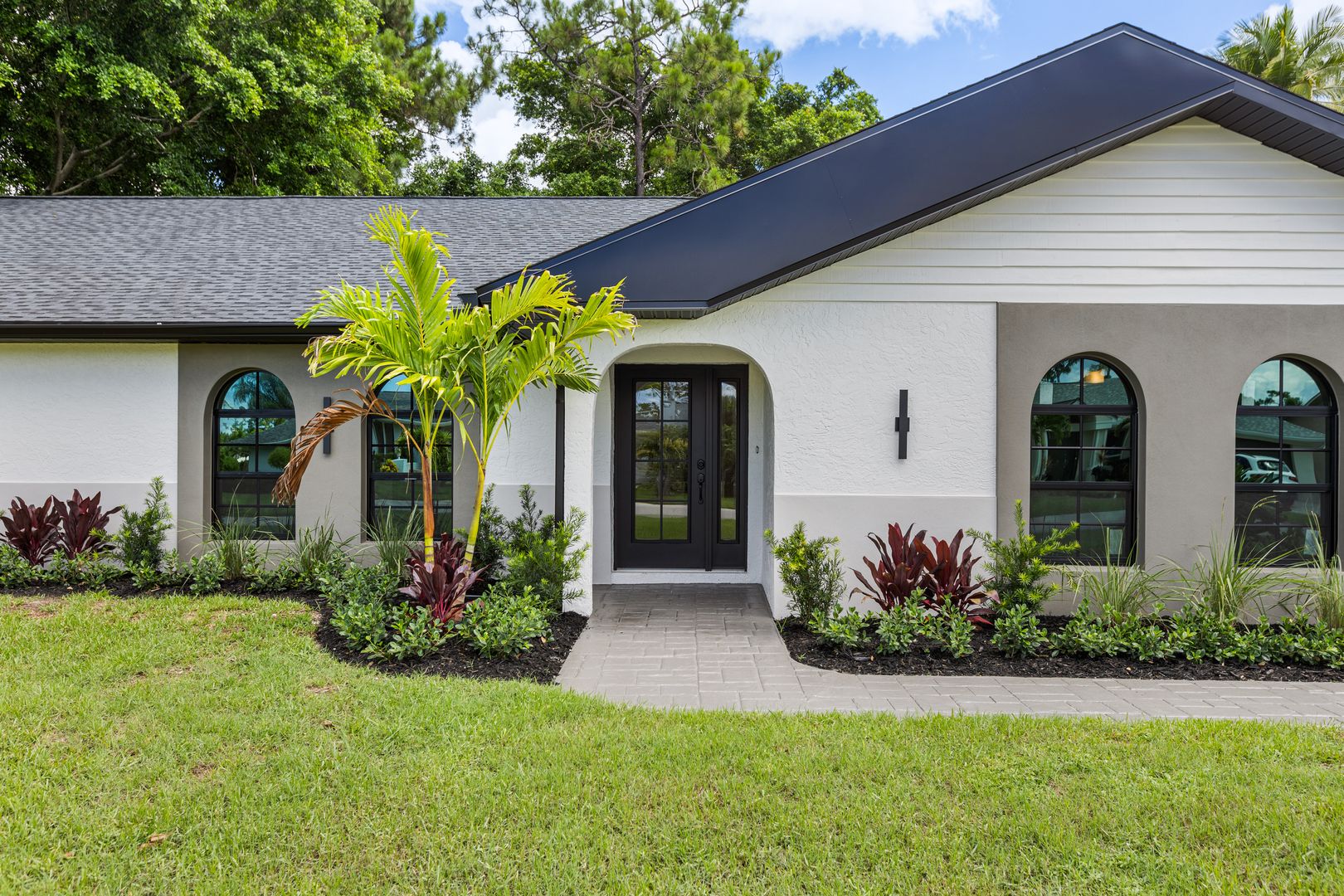 Naples House: 1911 Princess Court