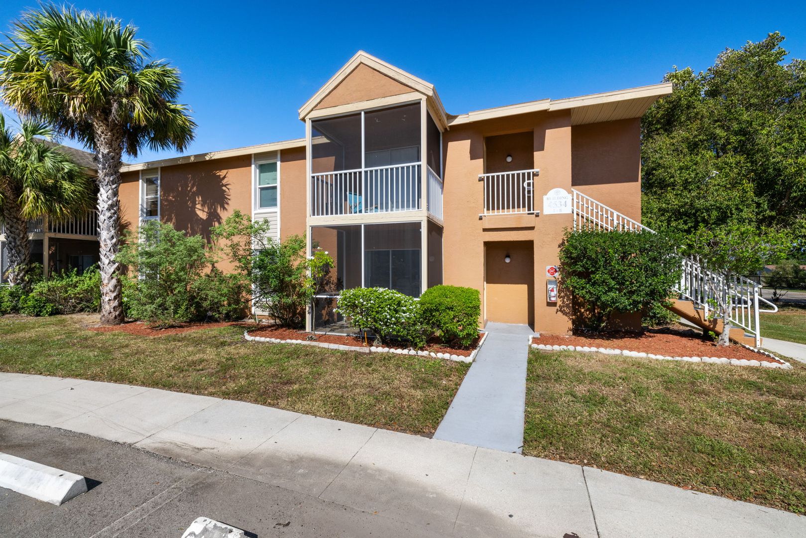 Naples Apartment: 4539 Coral Palms Ln