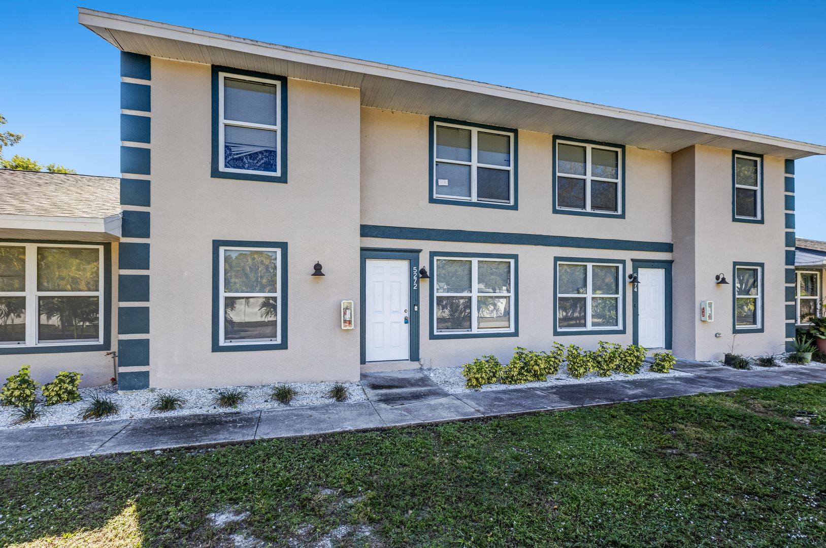 Naples Apartment: 5270 16th Pl SW