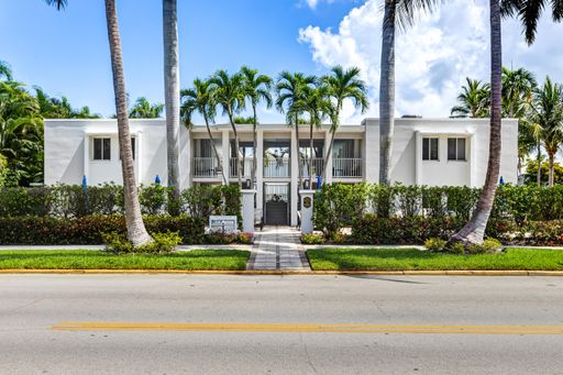 ** OLDE NAPLES ** 2 BED / 2 BATH - CONDO - DOWNTOWN - WALK TO THE BEACH - VACATION RENTAL – photo 1