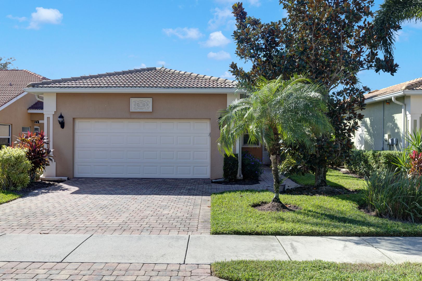Naples House: 14970 Toscana Way