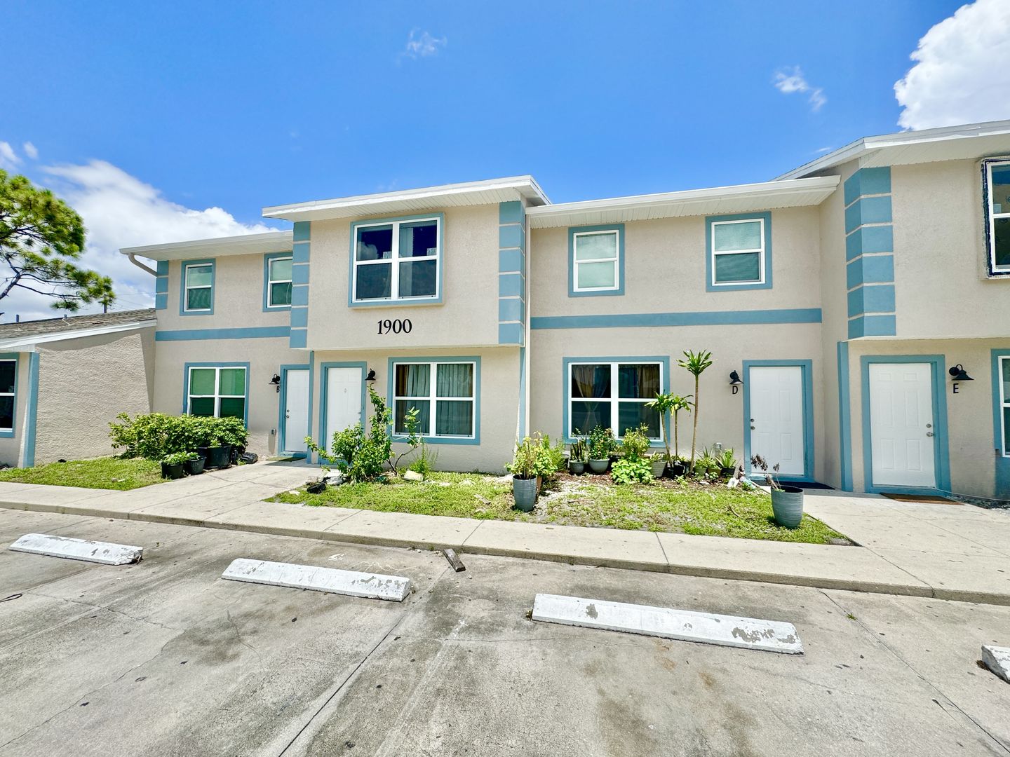 Naples Apartment: 1944 Sunshine Blvd