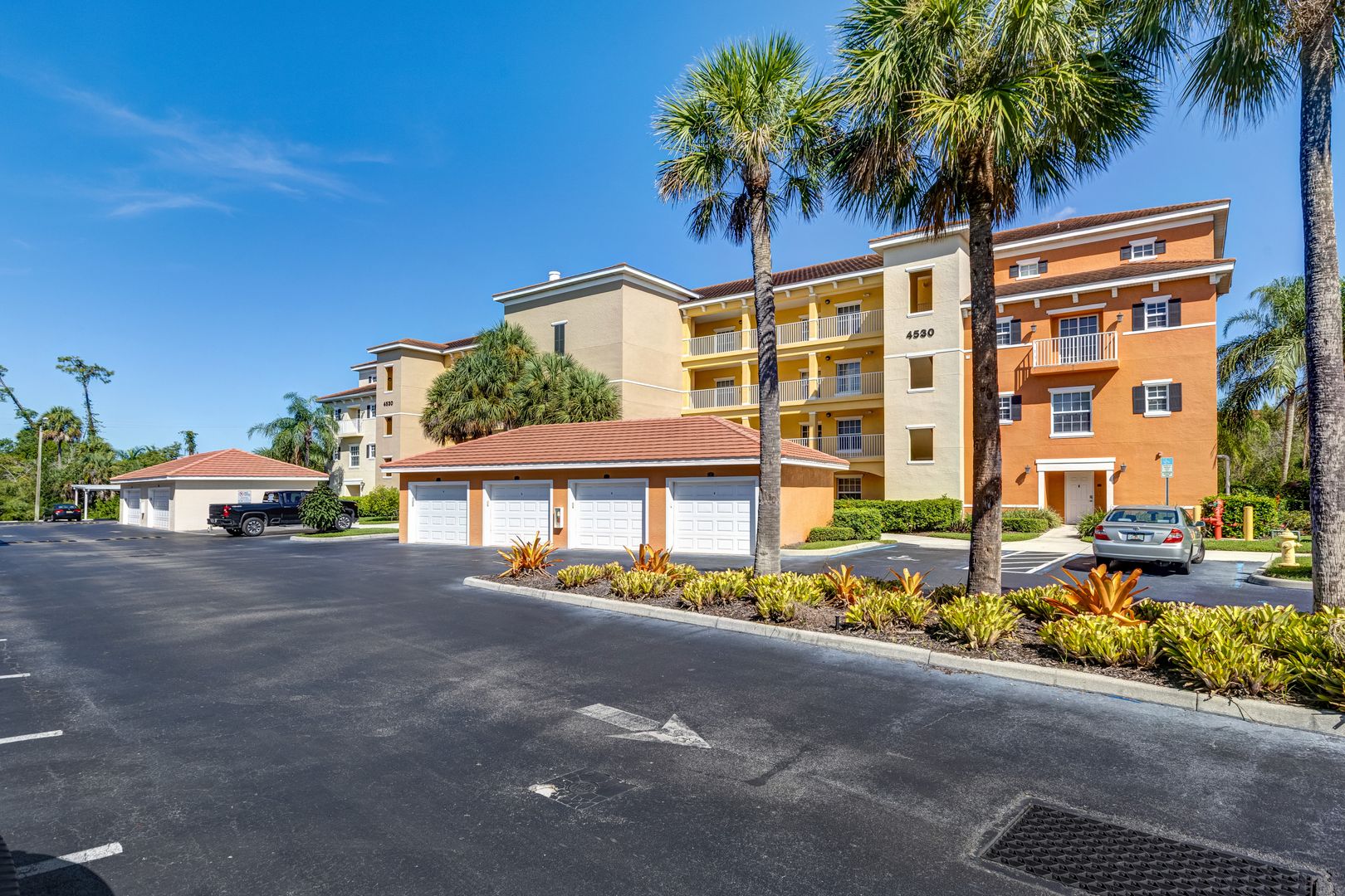Naples Condo: 4530 Botanical Place Circle