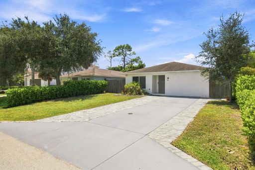 ** NAPLES PARK ** 3 BED / 3 BATH - POOL HOME - FENCED YARD - NO HOA! - PET OK - ANNUAL RENTAL – photo 1