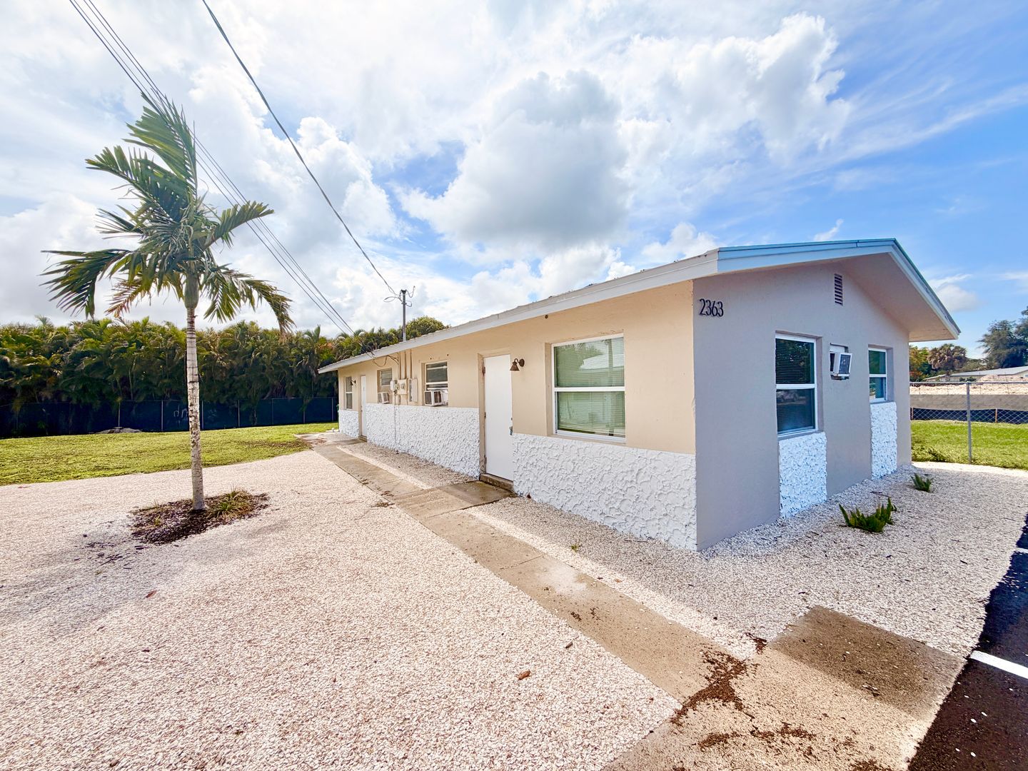 Naples Apartment: 2347 Bayside St