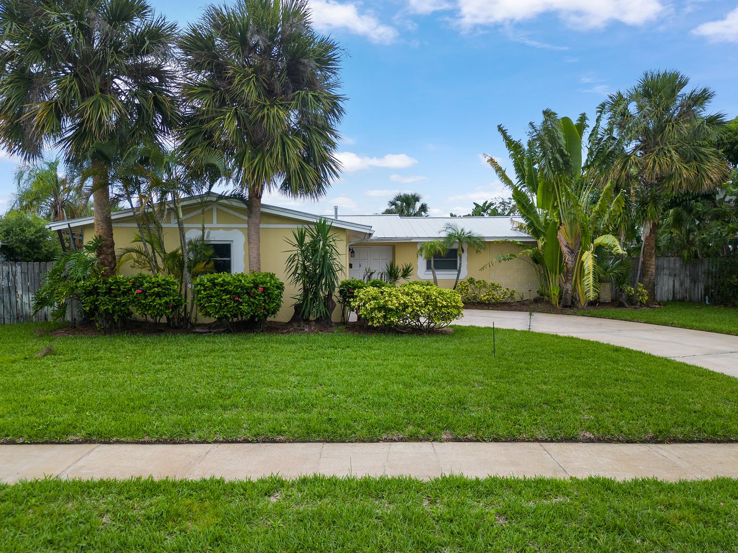 Satellite Beach House: 403 Bridgetown Ct