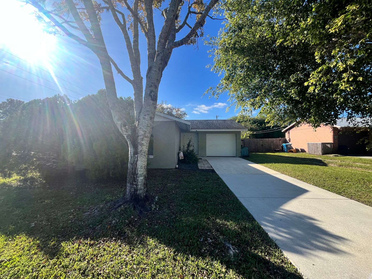 palm bay House: 106 batter sea ave