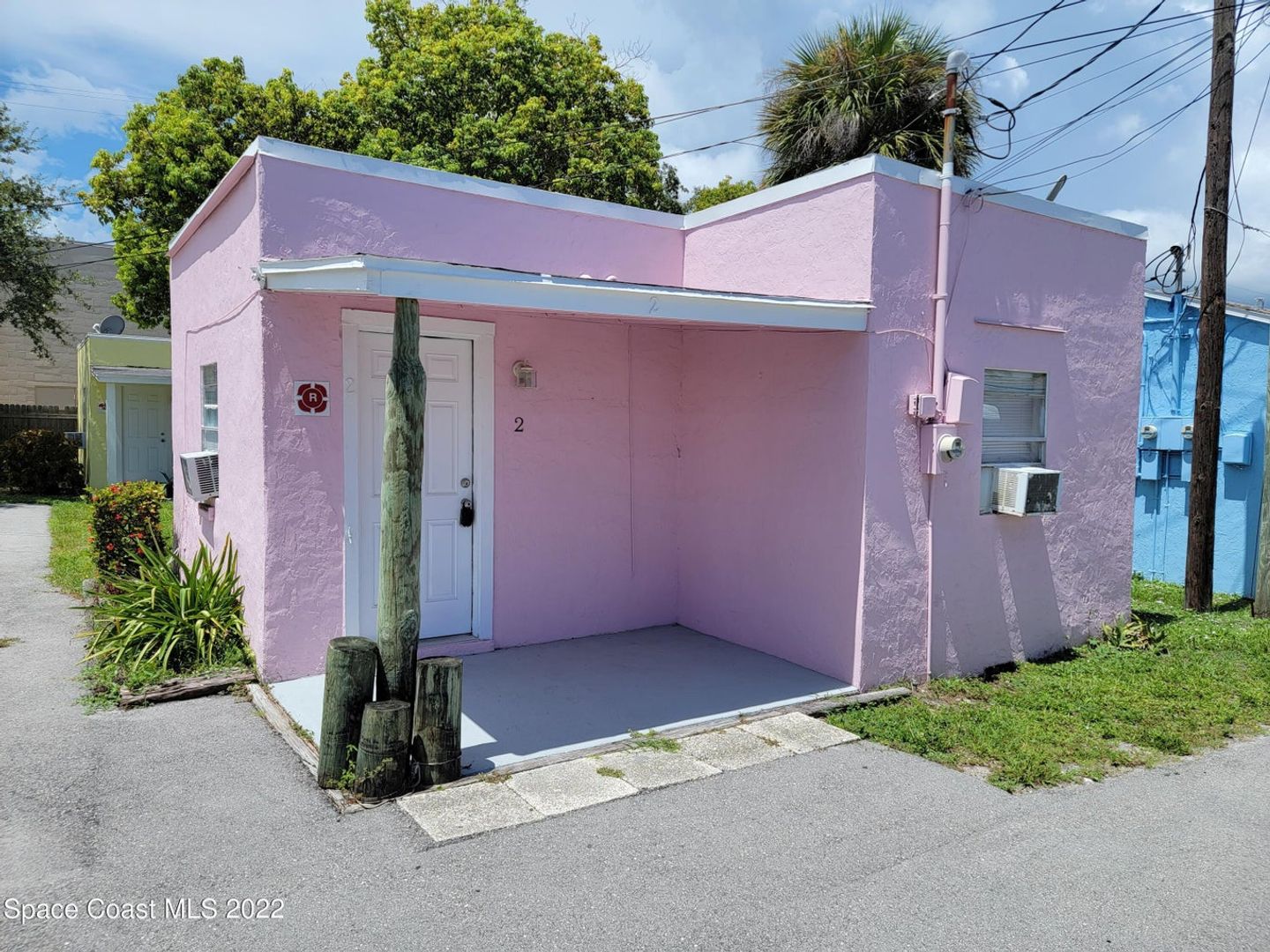 Melbourne Apartment: 1420 Avocado Ave