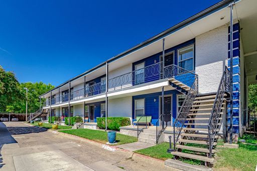 Calatrava Flats is a newly renovated apartment complex in the heart of Old East Dallas. – photo 1