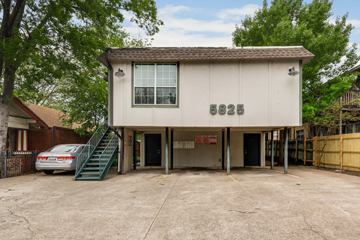East Dallas Updated Apartment in 9 Unit Complex with Central AC – photo 1