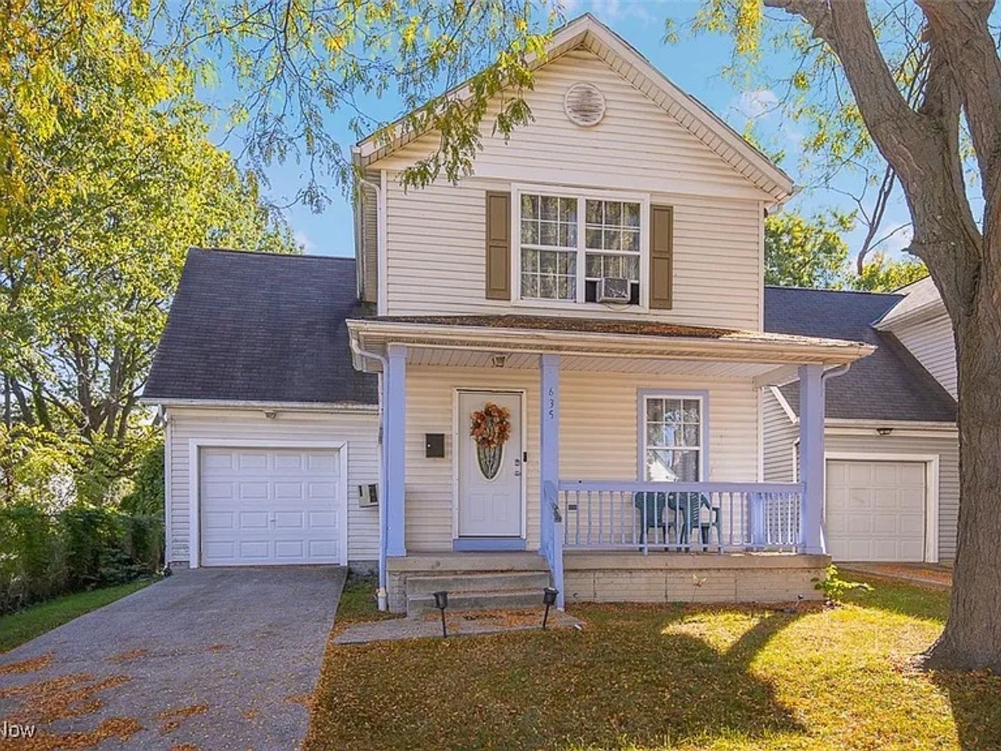 Cleveland House: 635 E 125th St