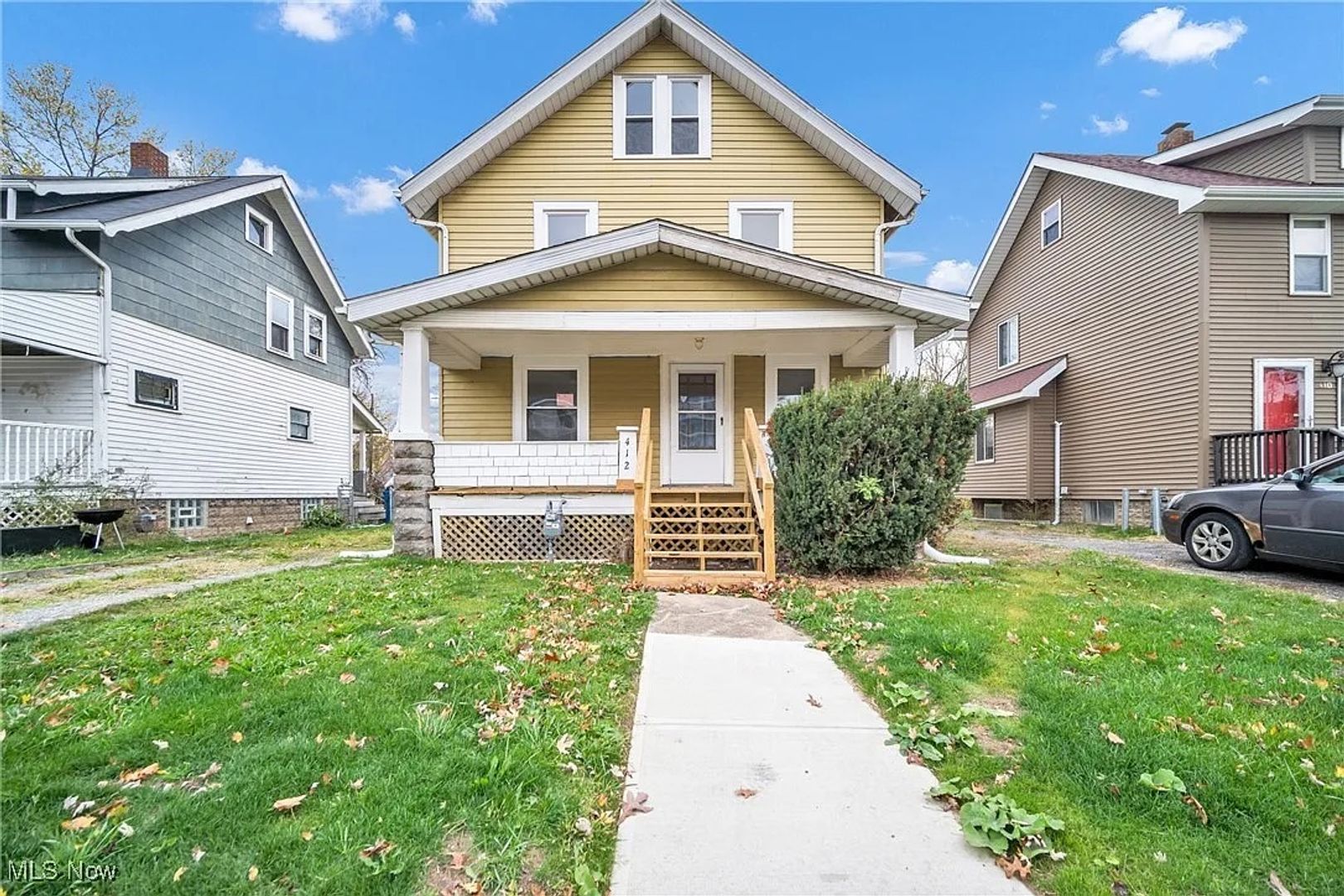 Lorain House: 412 W 28th St