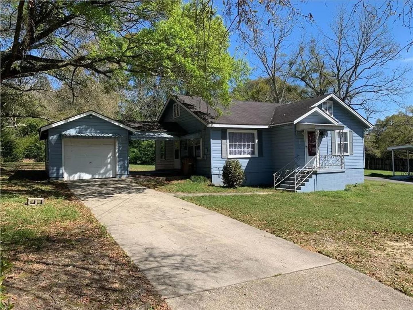 Mobile House: 1404 Stevens Ln