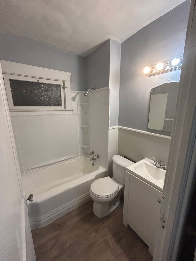 Cleveland Apartment: 15610 Holmes Avenue