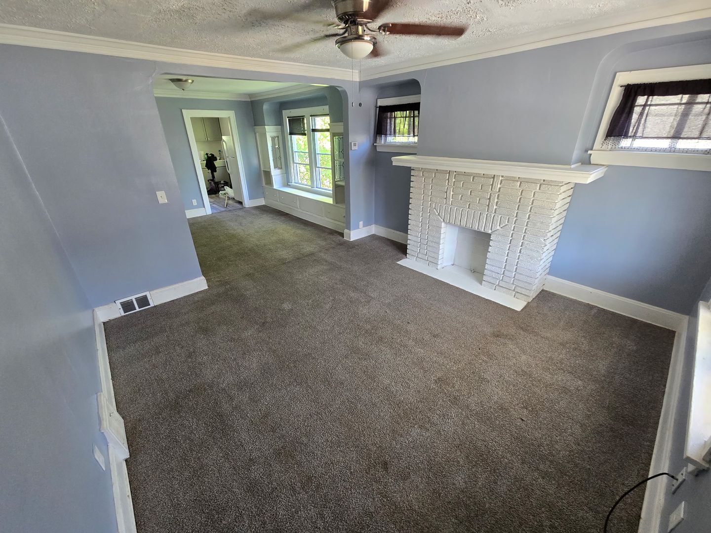 Cleveland Apartment: 11817 Dove Avenue