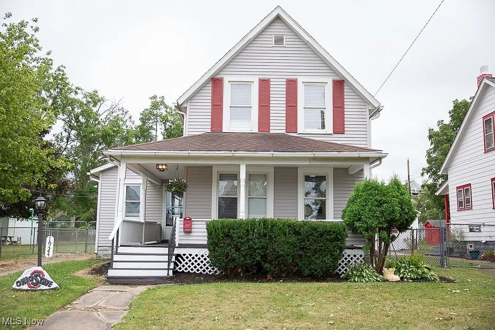 Lorain House: 1924 E 30th St