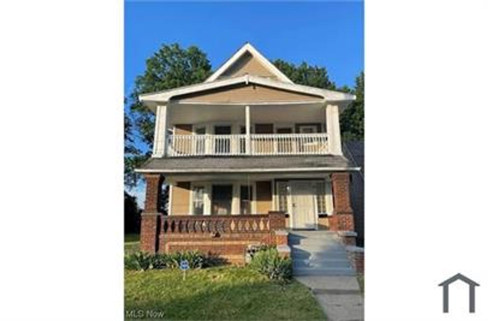 Cleveland Apartment: 957 Parkway Road