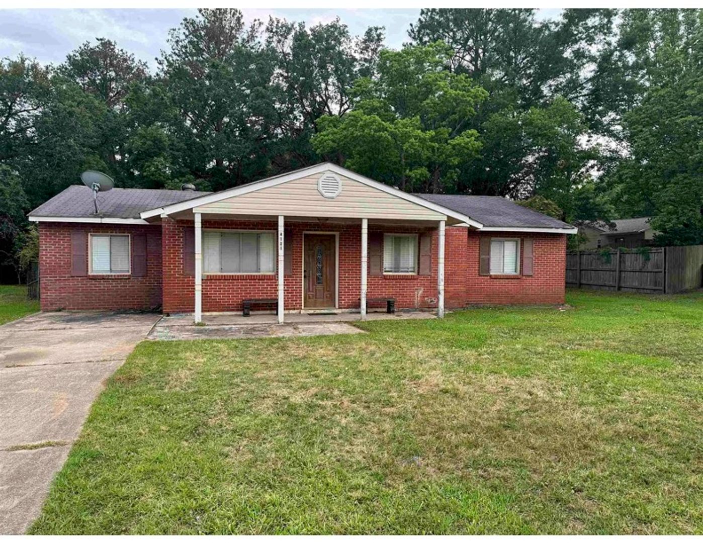 Mobile House: 4121 Yorkshire Ln